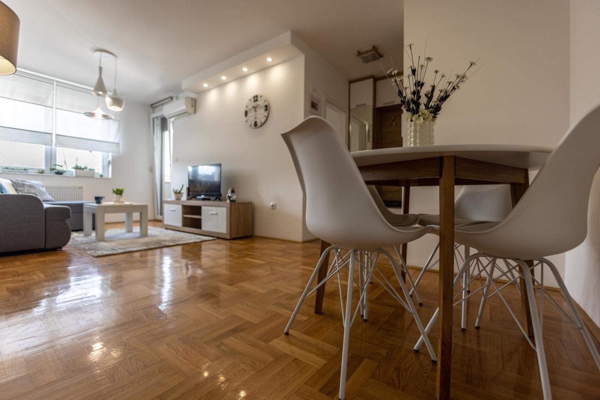 Apartmani Hemera Valjevo Zewnętrze zdjęcie