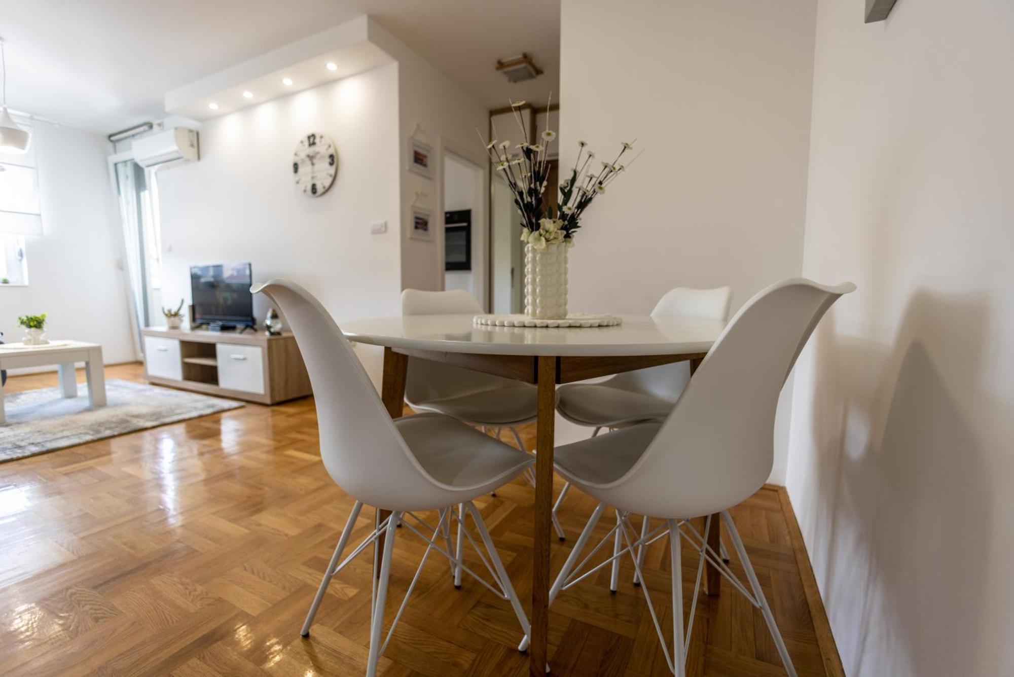 Apartmani Hemera Valjevo Zewnętrze zdjęcie